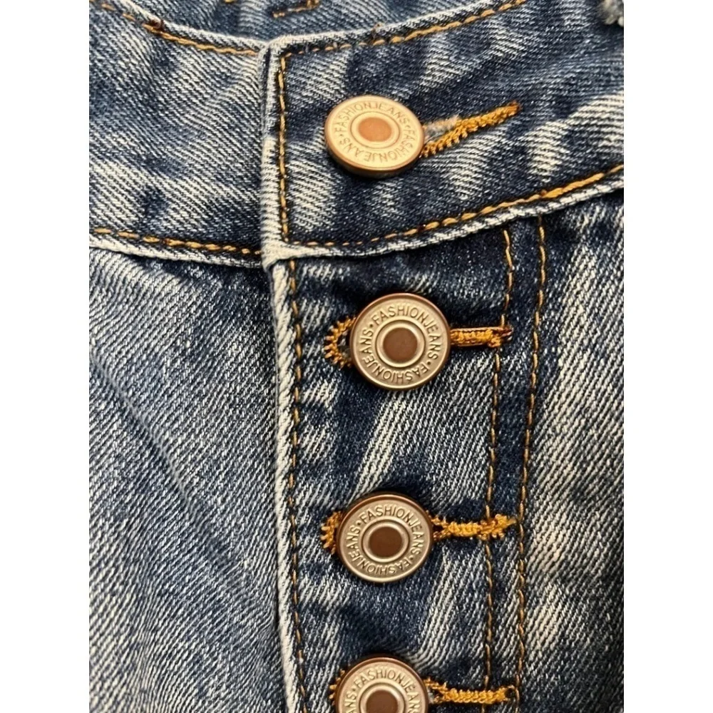 Distressed Button Front Denim Jean Shorts Raw Hem Size Large NWT - Picture 2 of 4